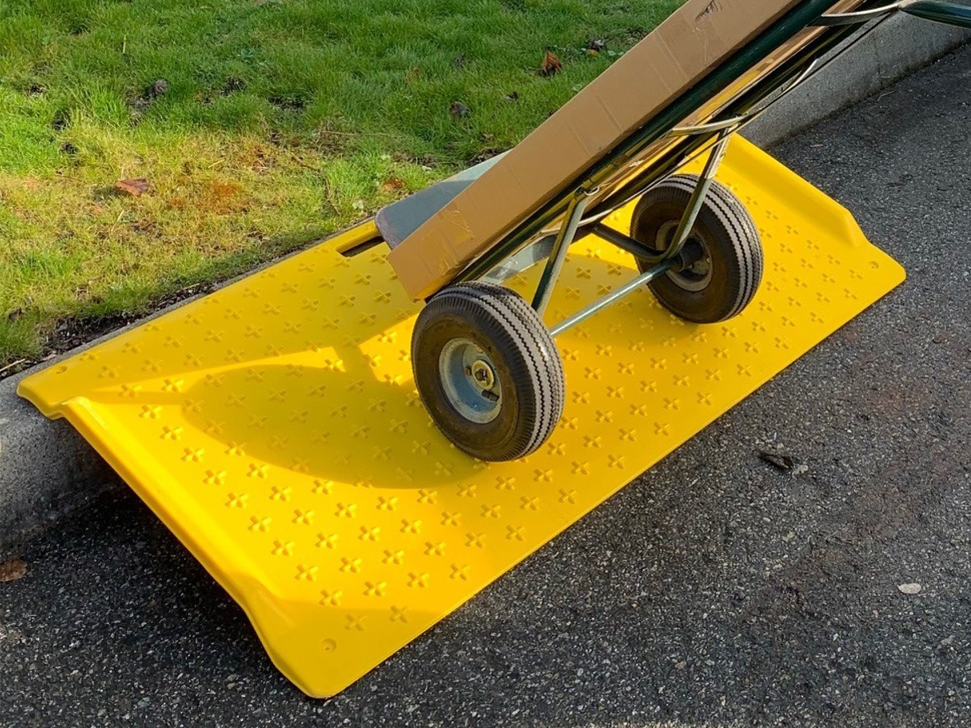 Portable Kerb Ramp 🚧 Heavy Duty Plastic Astrolift NZ Kerb Ramps